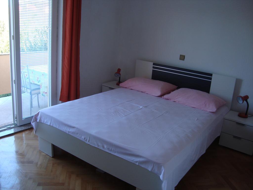 Apartments And Rooms Nediljko ビビニェ エクステリア 写真