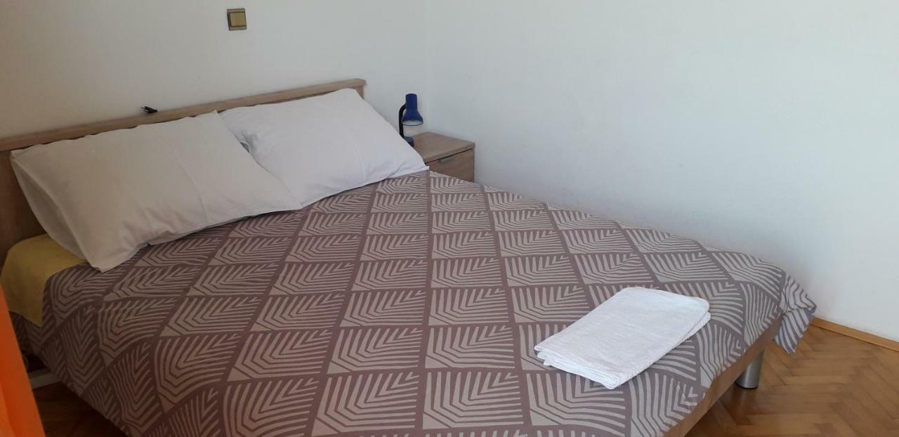 Apartments And Rooms Nediljko ビビニェ エクステリア 写真