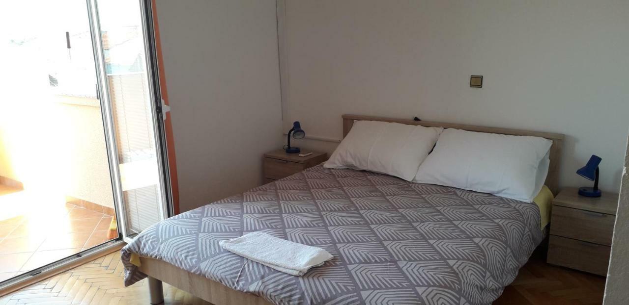 Apartments And Rooms Nediljko ビビニェ エクステリア 写真
